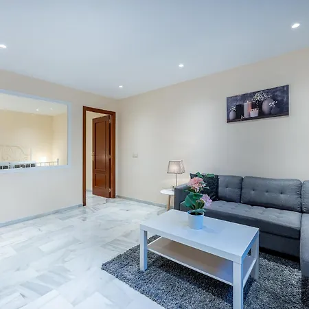 Chalet In Torrequebrada Residencial Golf Urbanization Vakantiehuis Benalmádena